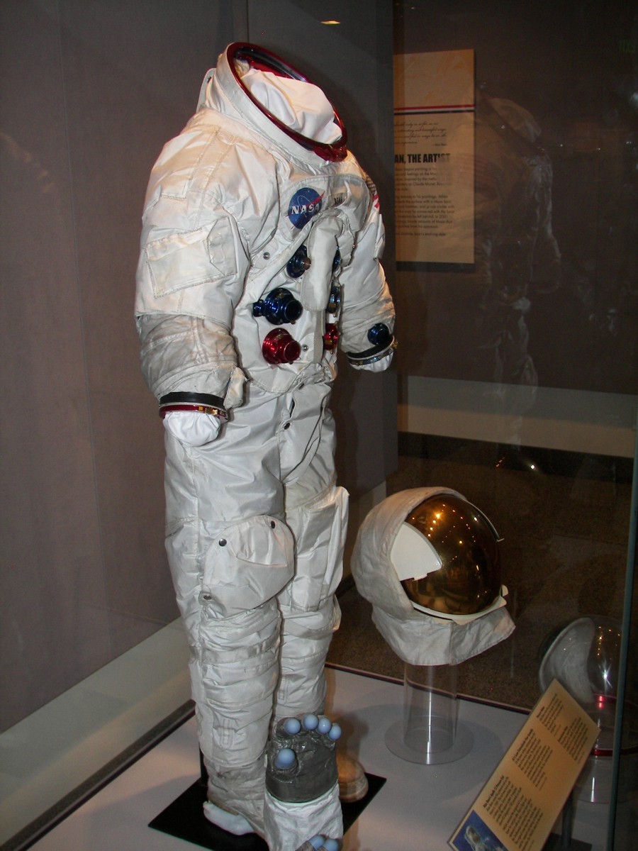 Space Suit Photos | Historic Spacecraft